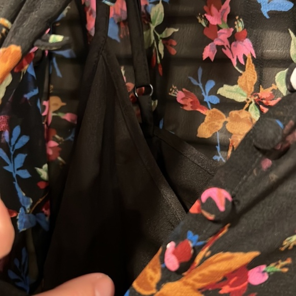 Asos flowy floral top with wide sleeves and a full cami attached - Picture 3 of 5